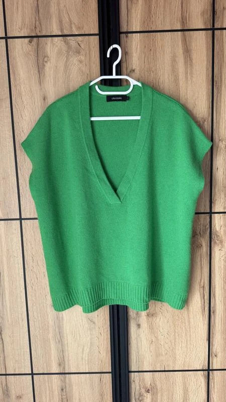 Lisa Yang green cashmere sleeveless vest