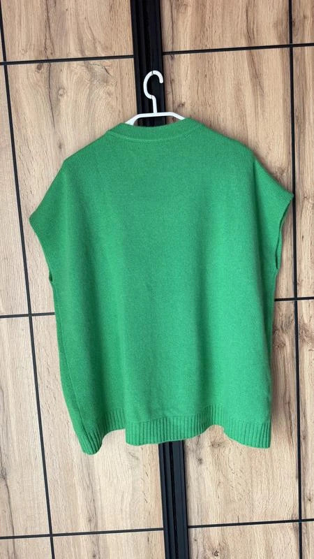 Lisa Yang green cashmere sleeveless vest