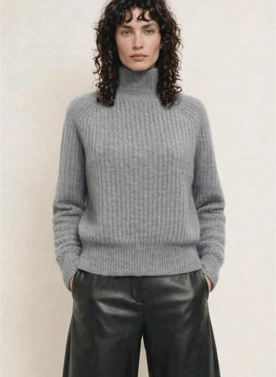Allude grey 100% cashmere turtleneck sweater
