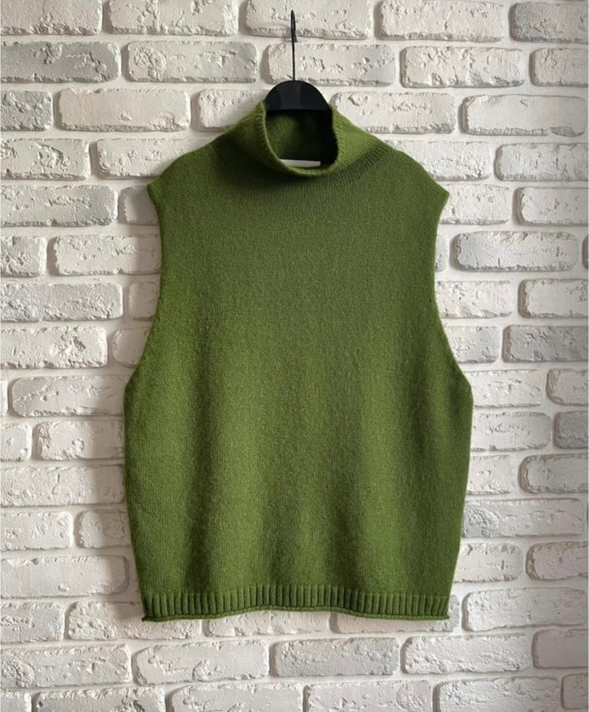 Lisa Yang New green cashmere sleeveless vest