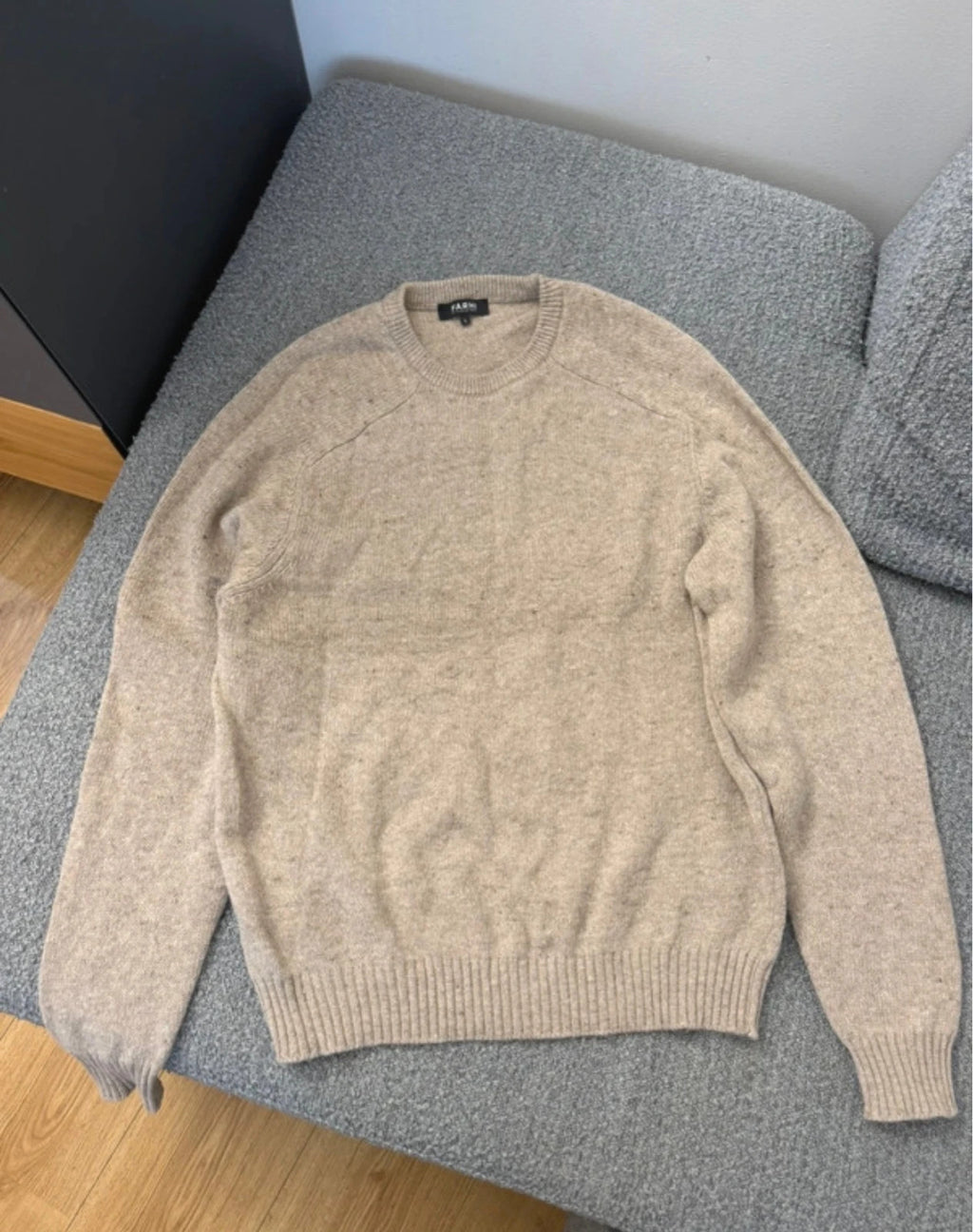 Nicole Farhi beige lambswool cashmere blend sweater
