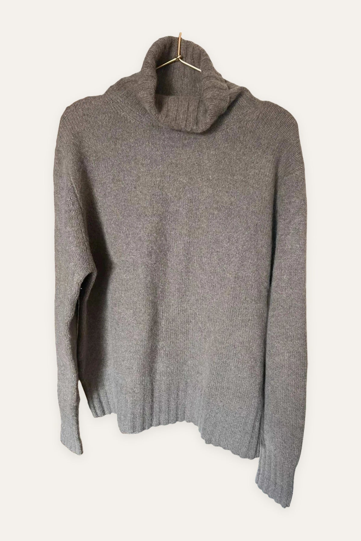 Princess goes Hollywood brown cashmere turtle sweater
